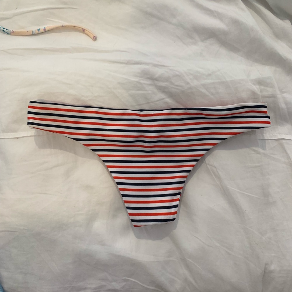 PERFECT RED WHITE AND BLUE BOTTOMS